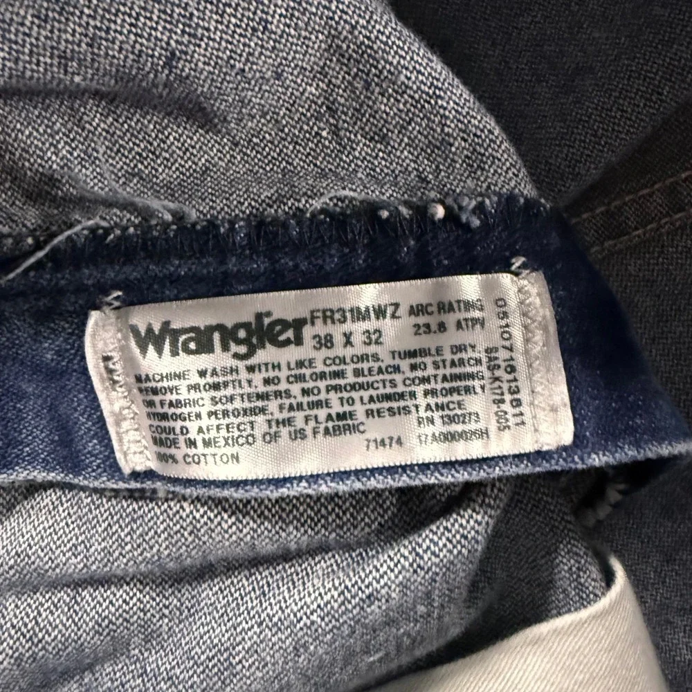 Wrangler FR Flame Resistant Relaxed Fit Jeans Mens 38x32 Blue Denim FR31MWZ HRC2